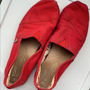 Gently Used Red Toms